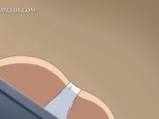 Cycate hentai malusieńki ściera jej krocze podczas ssanie johnson