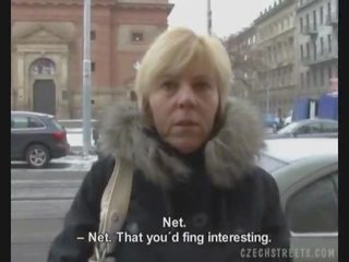 צ'כית אמא שאני אוהב לדפוק נותן א ראש ל א מיני aroused זין מפלצתי