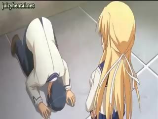 Si rambut perang anime seductress melakukan seks kaki